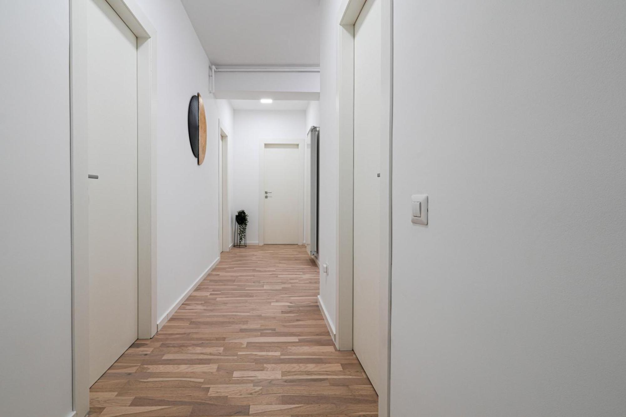 Gabi - Chic Apt With Parking Close To Veranda Mall Bukarest Eksteriør billede