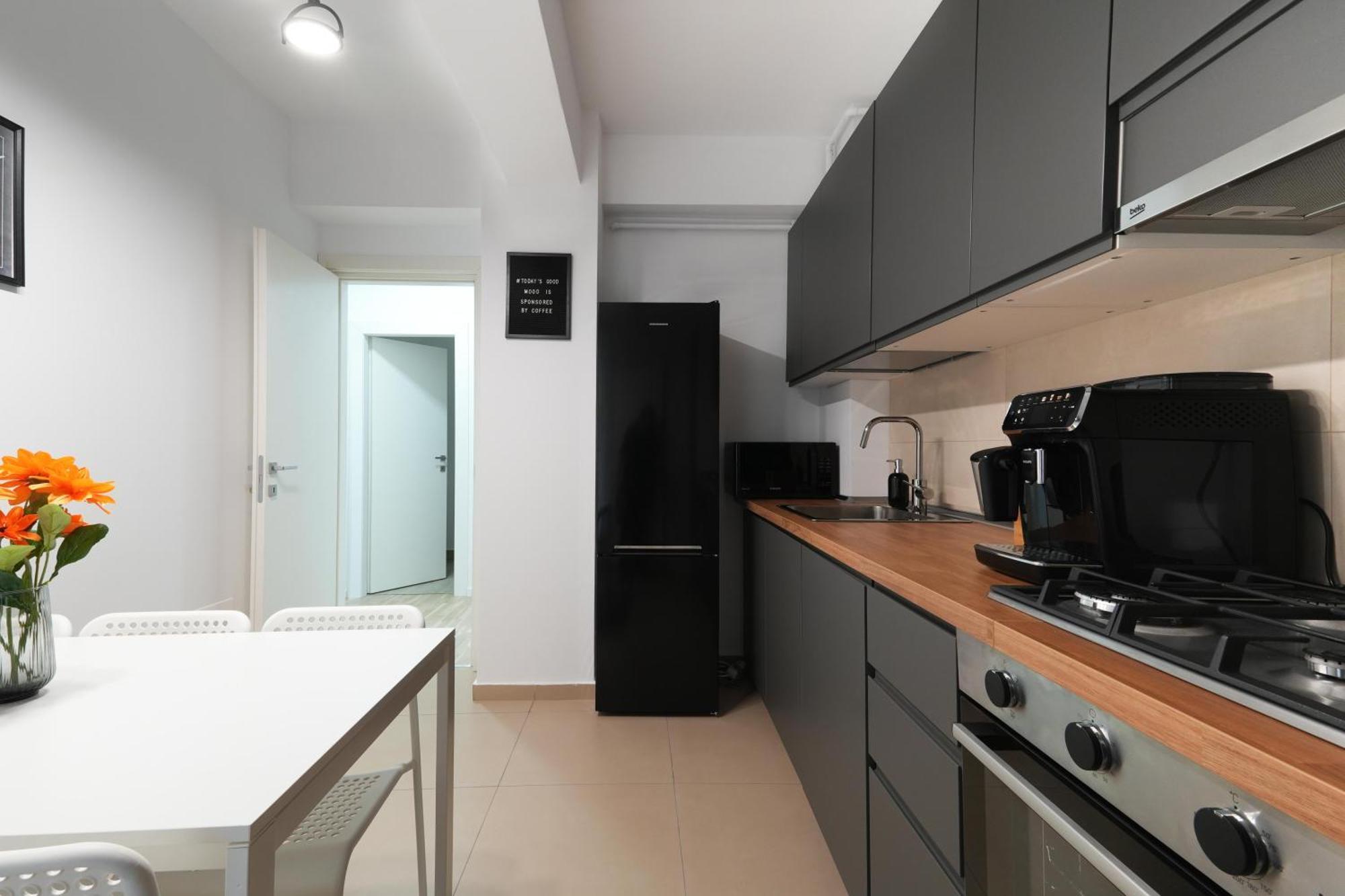 Gabi - Chic Apt With Parking Close To Veranda Mall Bukarest Eksteriør billede