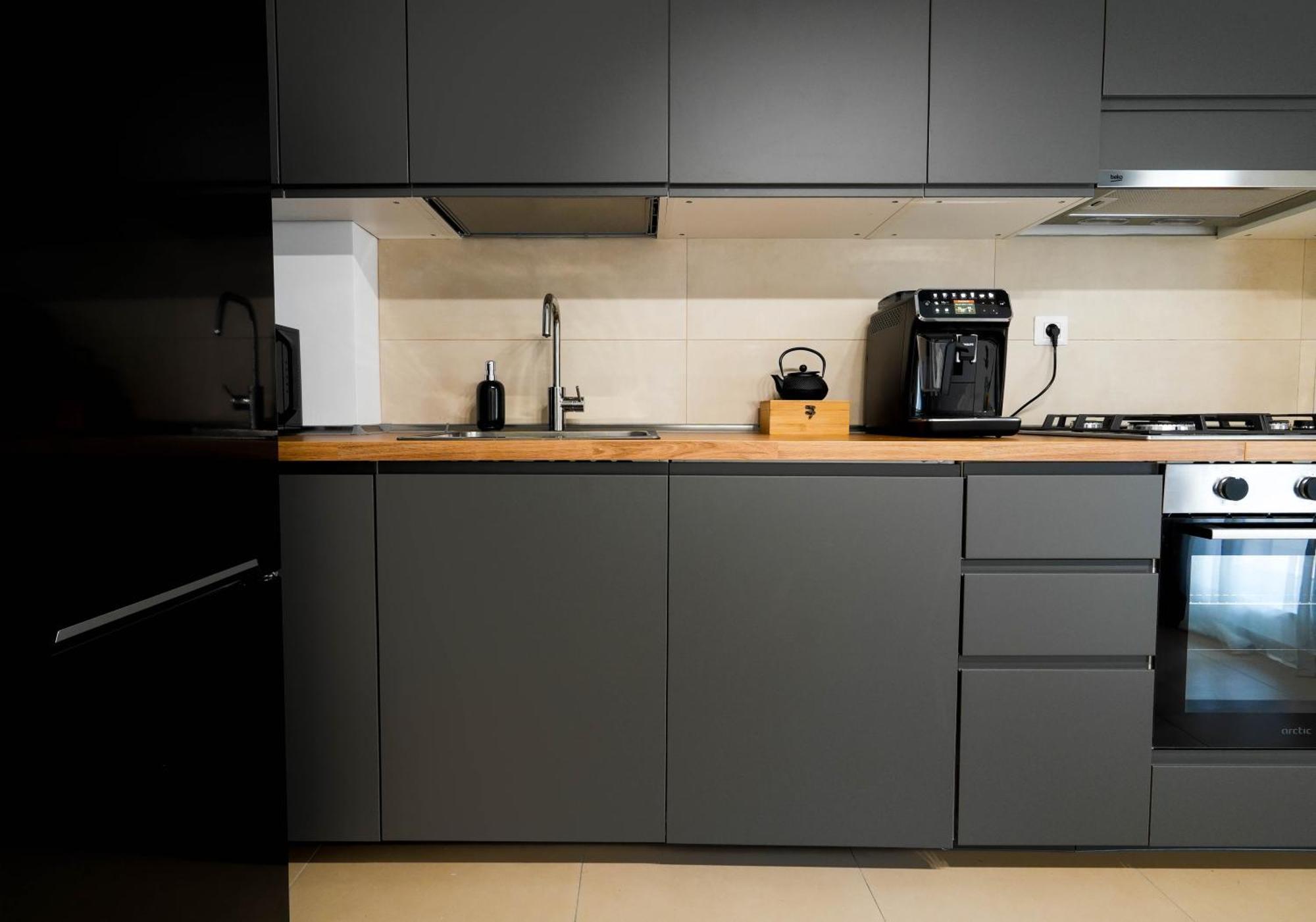 Gabi - Chic Apt With Parking Close To Veranda Mall Bukarest Eksteriør billede