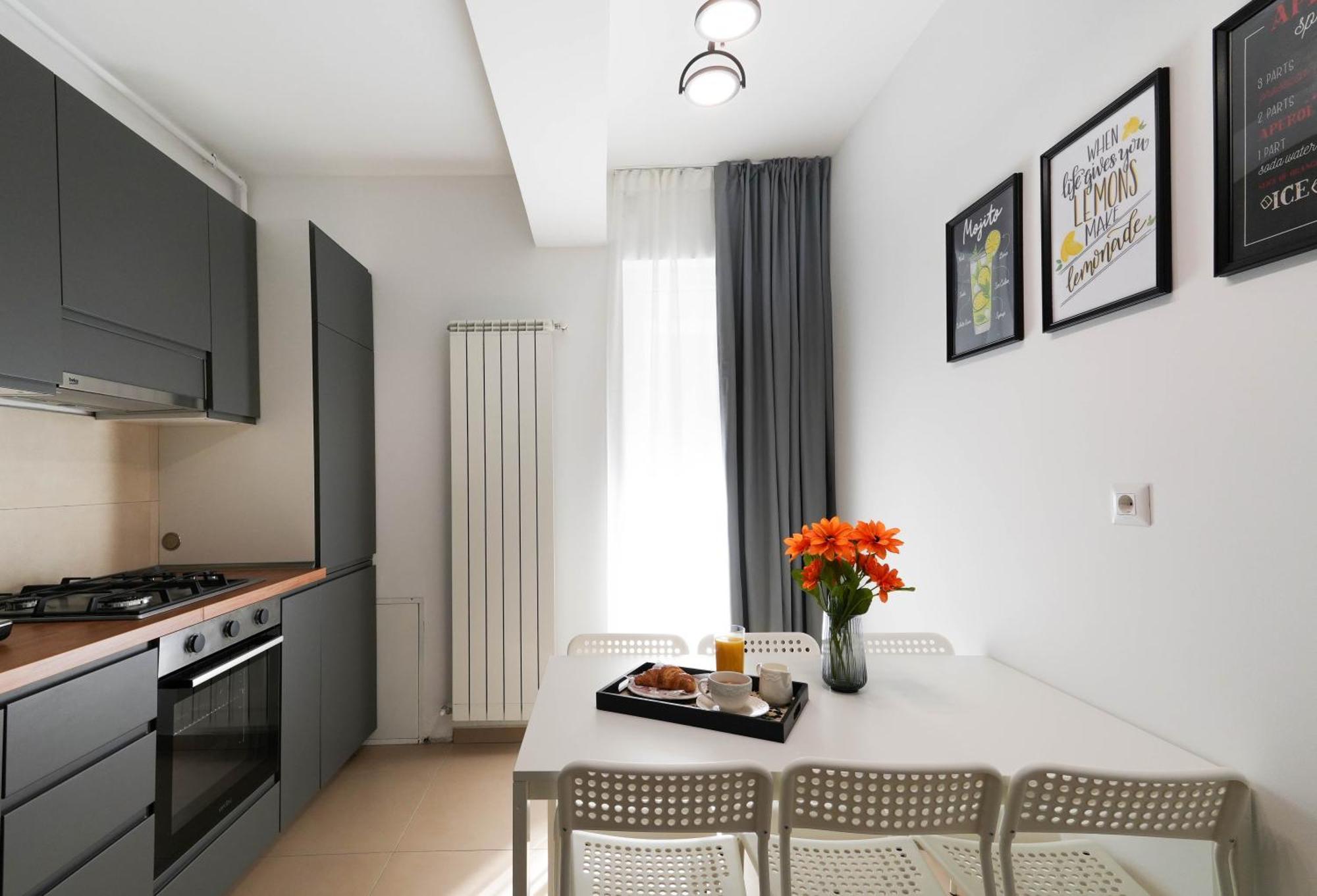 Gabi - Chic Apt With Parking Close To Veranda Mall Bukarest Eksteriør billede